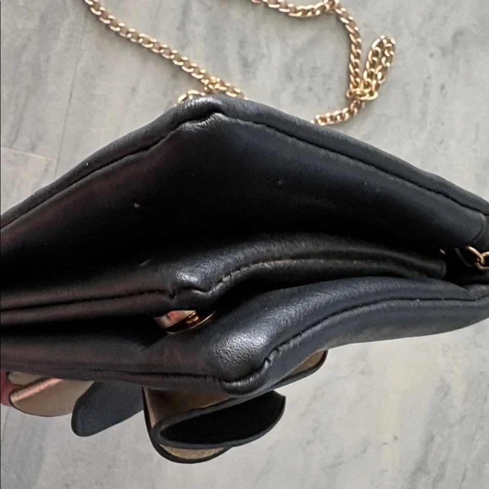 Boutique Vegan Leather bow detail bag  clutch  Crossbody bag/gold tone chain EUC